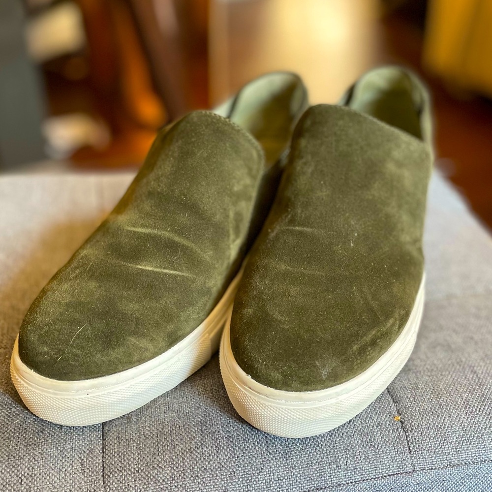 Green suede white soled platform women’s size 9 J/Slide NYC slip-on sneakers